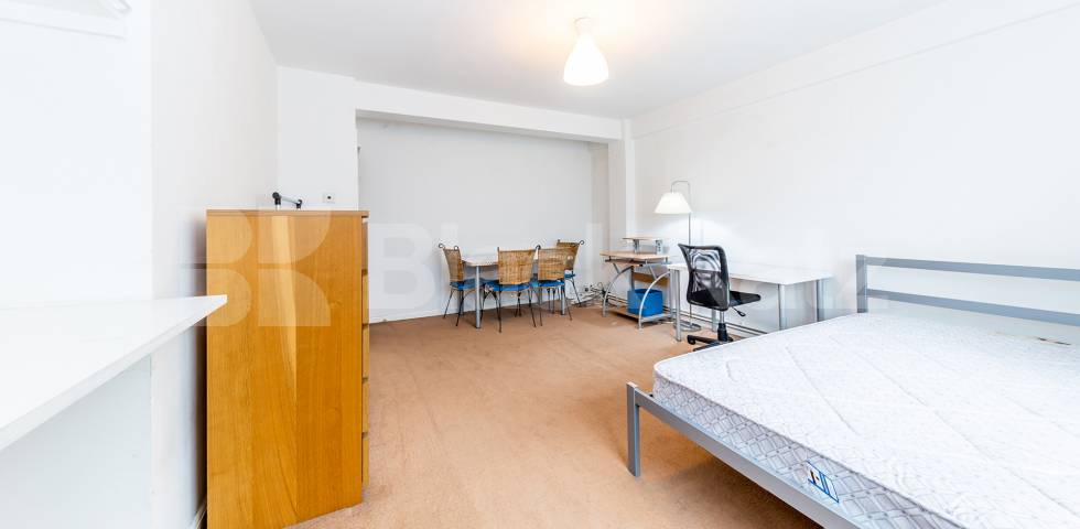 			4 Bedroom, 1 bath, 1 reception Flat			 Sidmouth Street , Kings Cross